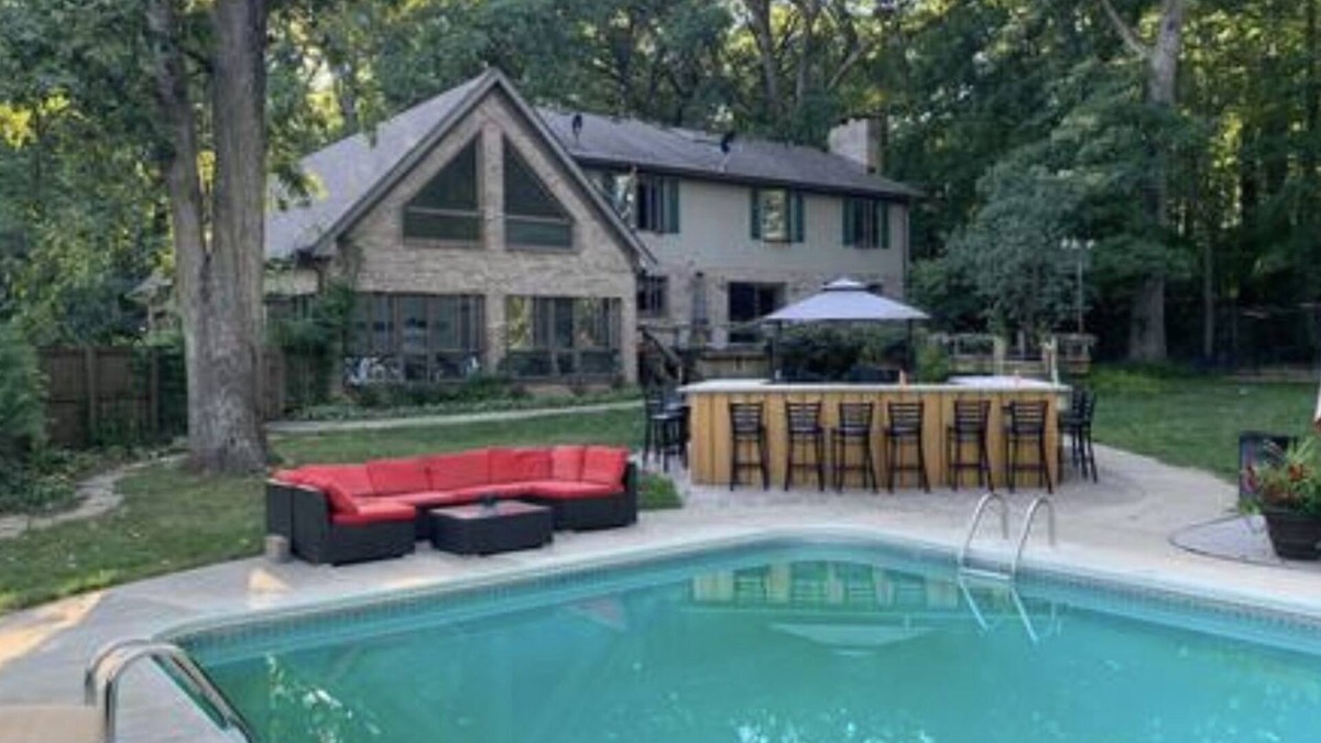 Leroy House | Private 5-Acre Bird Sanctuary Estate for Family and Friends!