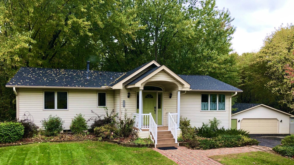 Blaine House | Private 5 bd home perfect for large families!