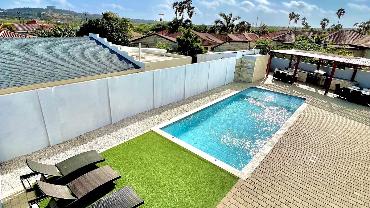 Sabana Liber Villapark Villa | Private 5 bedroom Villa 5 minutes to the beaches