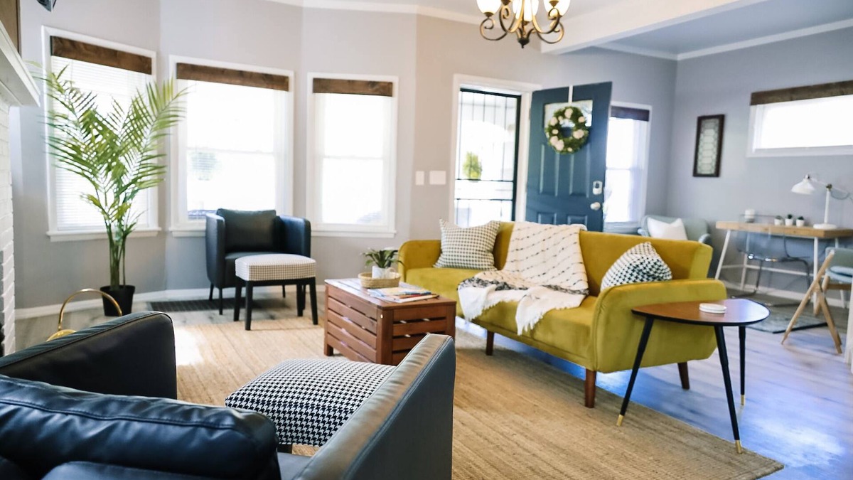 Cincinnati House | Private 5BR 1920's Charmer Minutes from Downtown