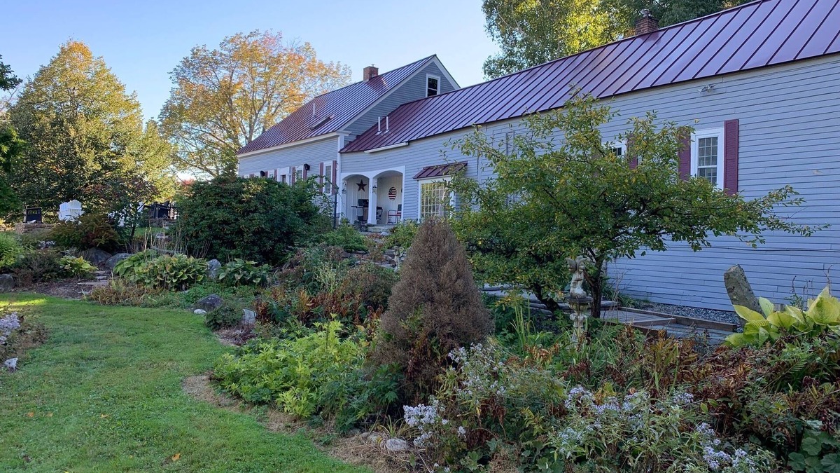 Mount Sunapee House | Private 5br-5ba - At the base of Mt. Sunapee - Closest to the mountain!