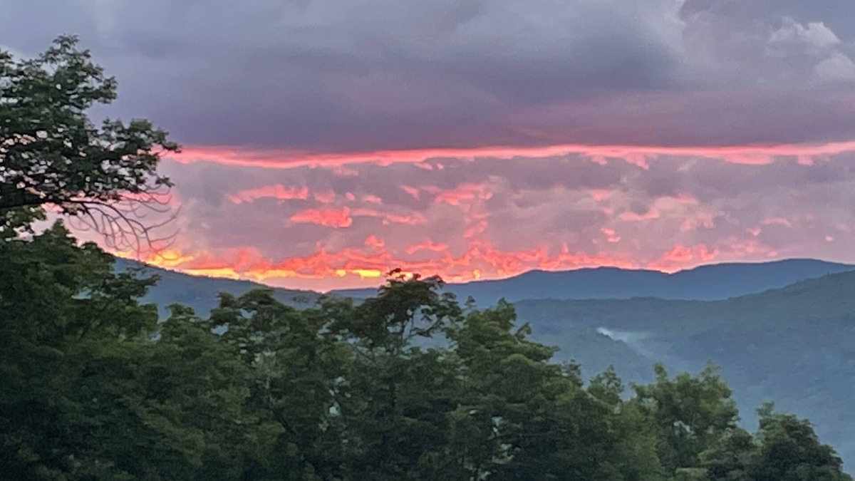 Waitsfield House | Private 5BR mt. view, pool, new hot tub, & fireplace!
