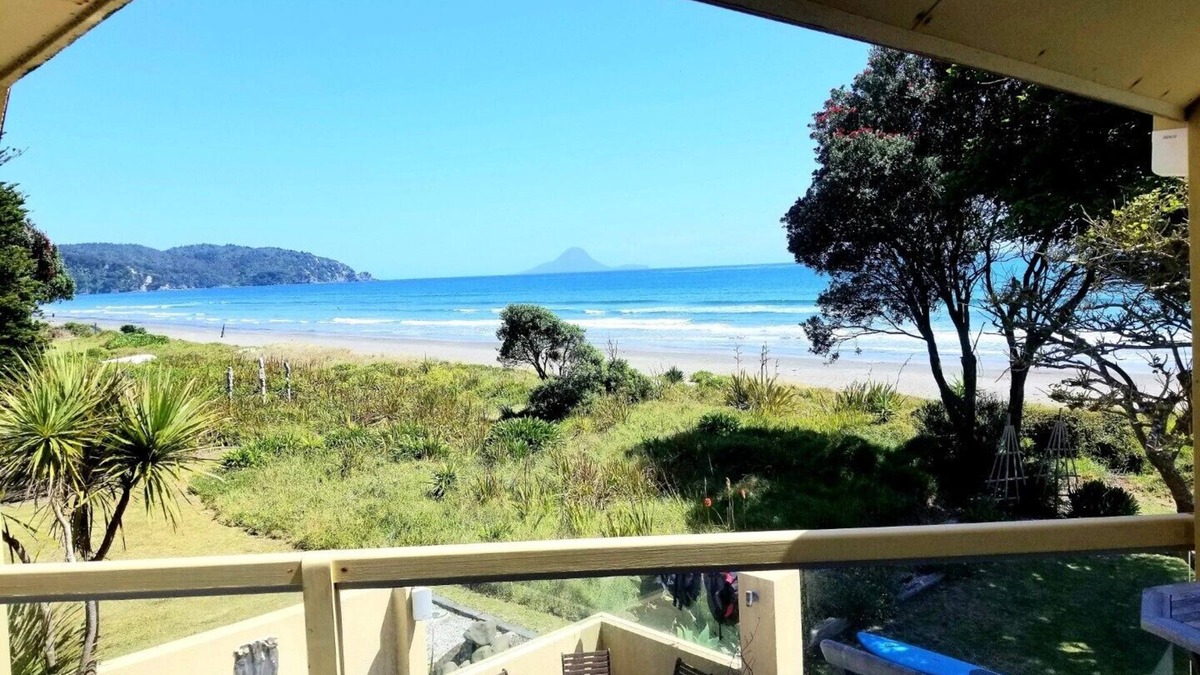 Ohope House | Private Absolute Beachfront 4 Bedroom House