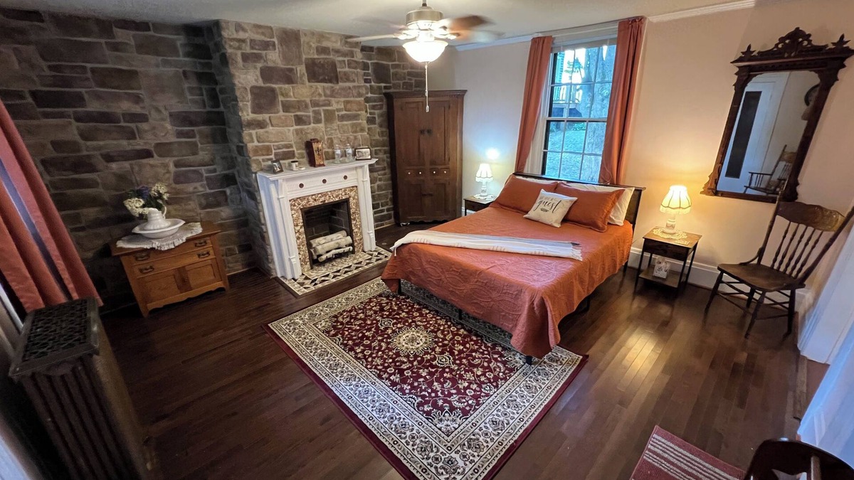 Meadville Bed & Breakfast | Private Allegheny Room with a private bathroom & entrance in a historical home.