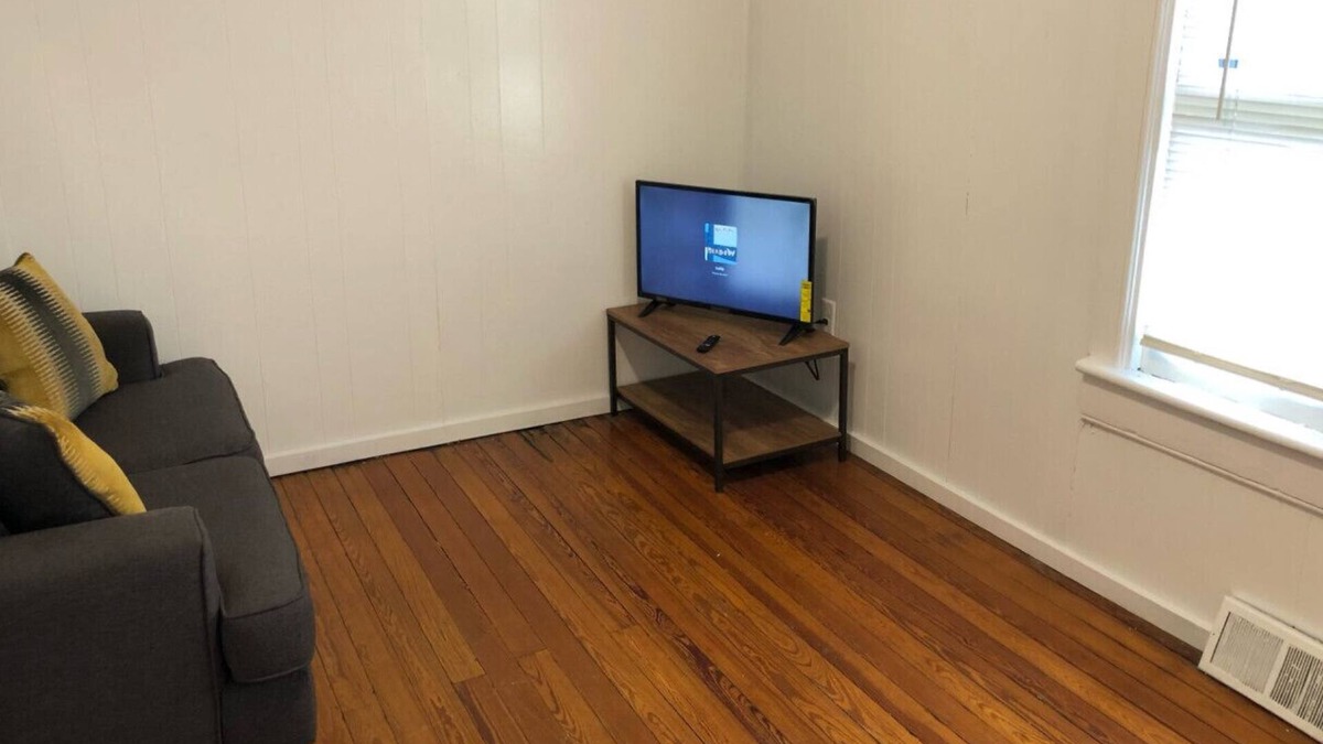 Perth Amboy House | Private and cozy house with 1-bedroom and 1-bathroom and free Wi-Fi