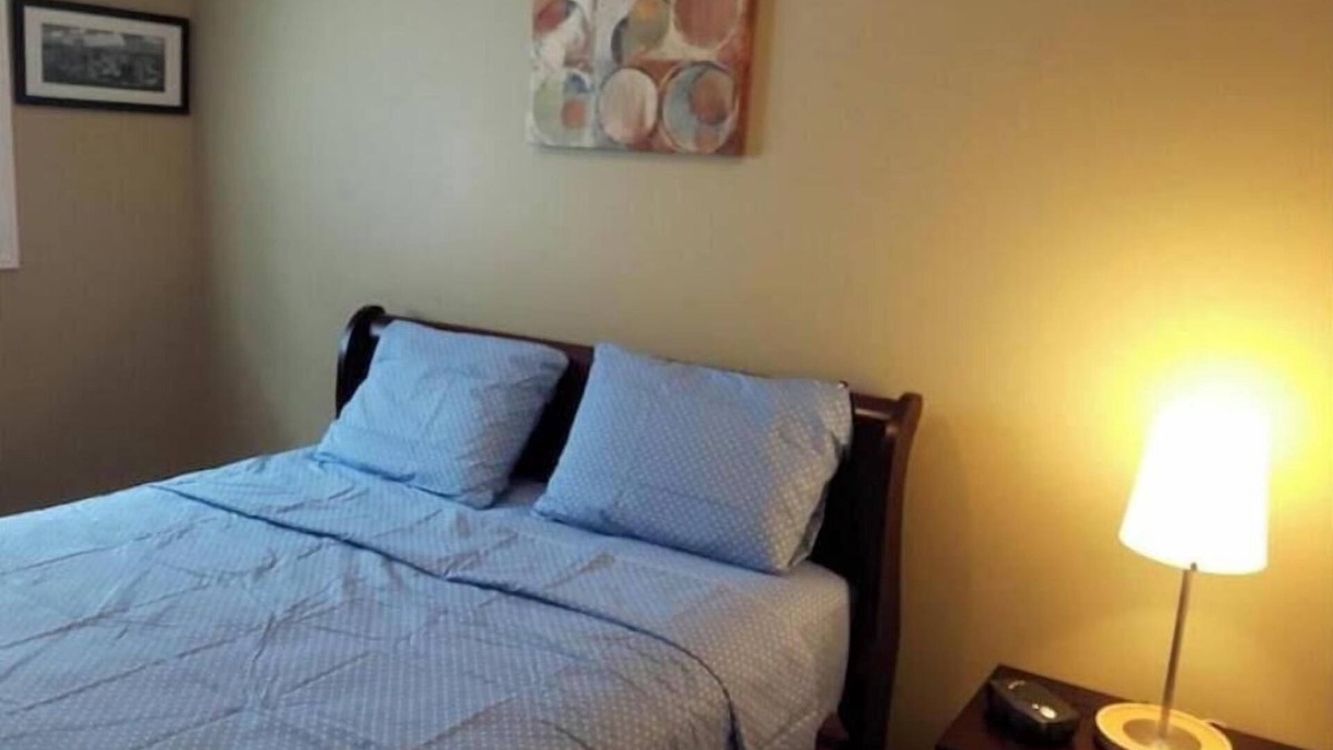 Terra Nova Apartment | Private and cozy one bedroom sanctuary few minutes from the Airport