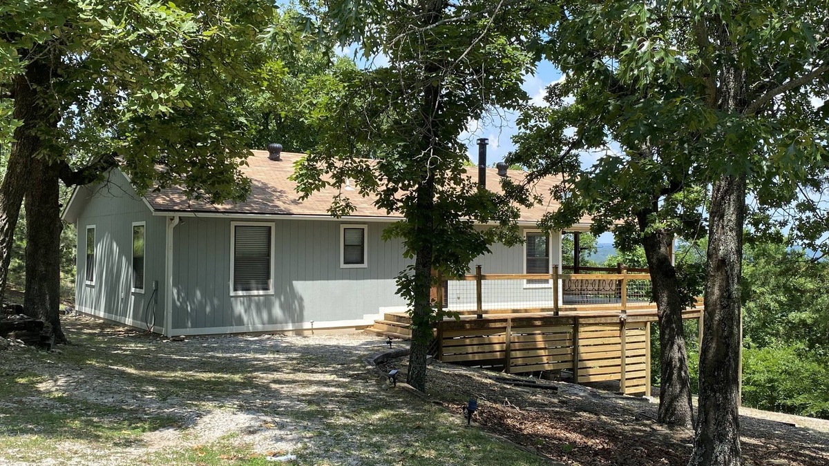 Evening Shade Cabin | Private and Peaceful Cabin & Studio Near Lake Tenkiller -Sleeps 10