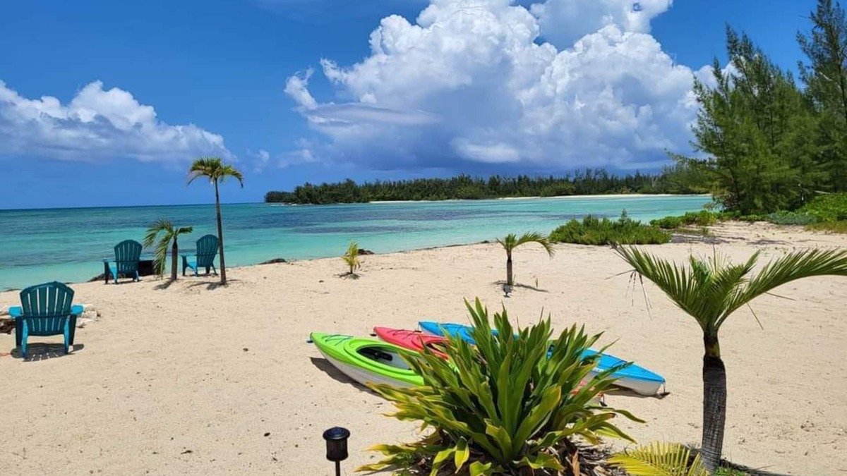 Morgan's Bluff House | PRIVATE and QUIET BEACH-FRONT property with Luxury Accommodations!