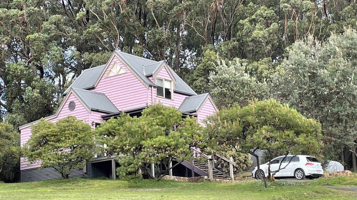 Hoddles Creek Cottage | 👩‍🌾Private and Relaxing Farm Stay in Gembrook | Peace & privacy guaranteed