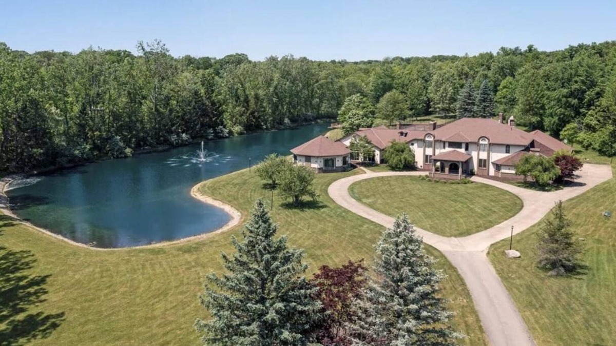 Medina House | Private and secluded Mansion in the woods