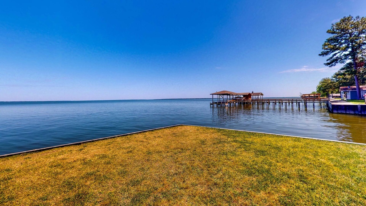 Cape Royale House | Private and serene lake-view home, beach access