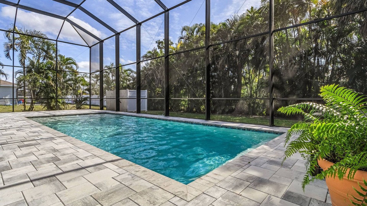 Jacarandas House | Private and Serene - New Pool - Sleeps 12! - Villa pure Air Paradise - Roelens