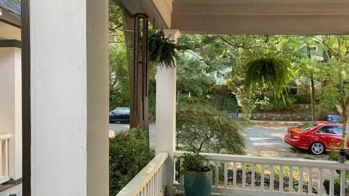 Inman Park Apartment | Private and Sophisticated Inman Park Apartment