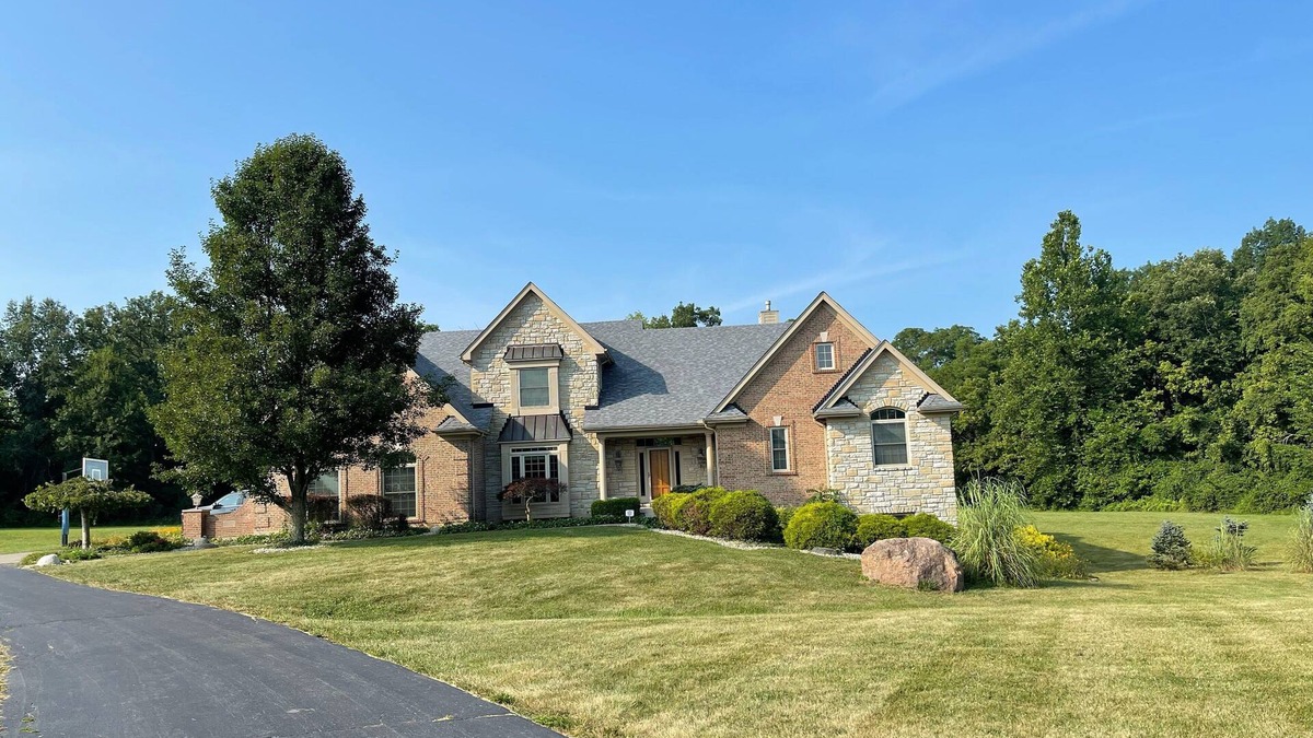 Mason House | Private and Spacious home on 7 acres in Mason Ohio. Sleeps 16 - Kings Island