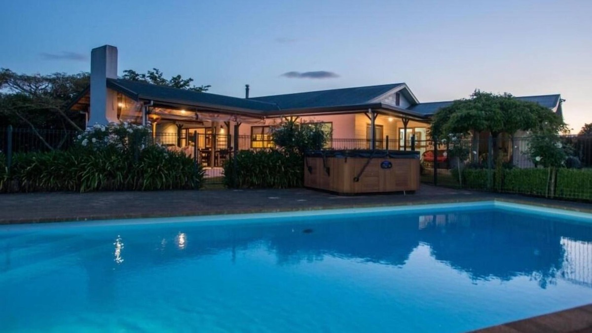 Parkvale House | Private and Tranquil, Village Outskirts