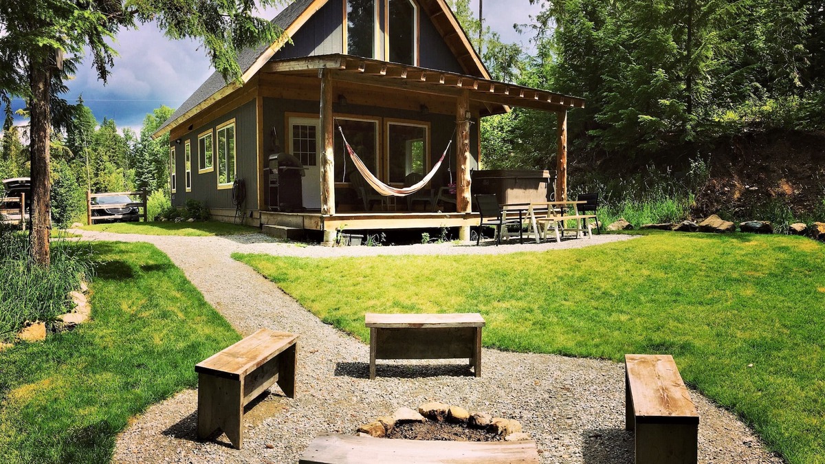 Salmon Arm Ski Chalet | Private and unique chalet at Shuswap- Chalet Two
