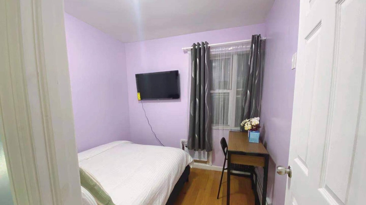 East Flushing Apartment | Private Apartment in Flushing - Near MTA buses