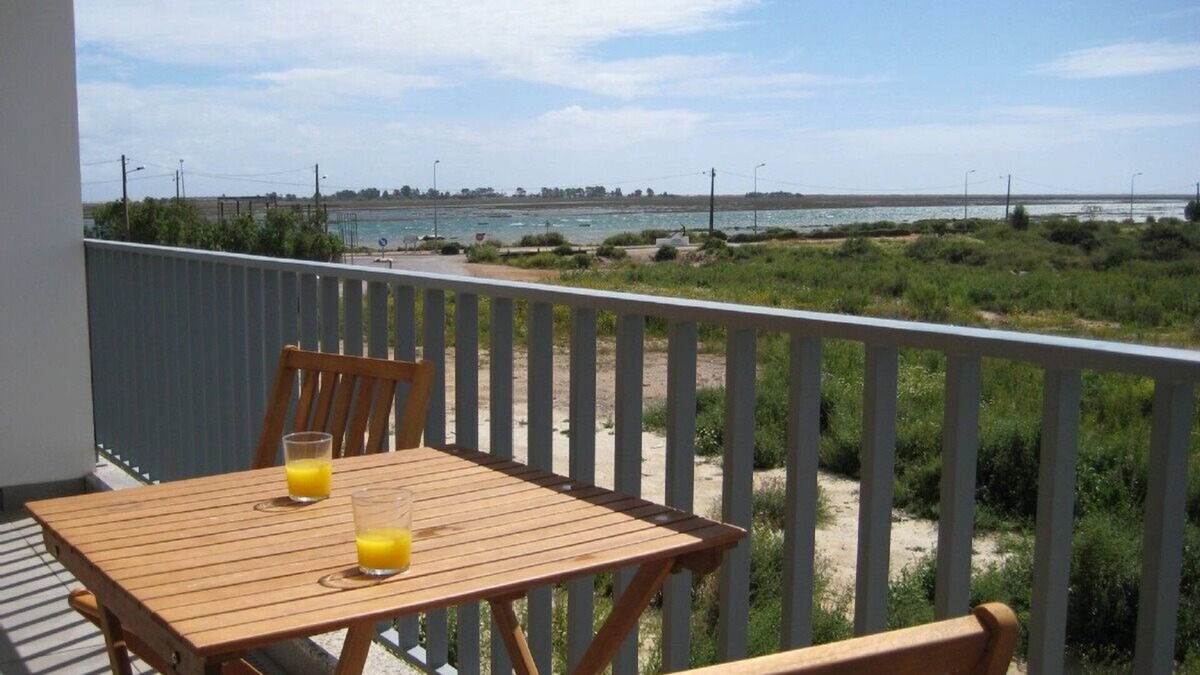 Santa Luzia Apartment | Private apartment in prime location with beautiful sea views