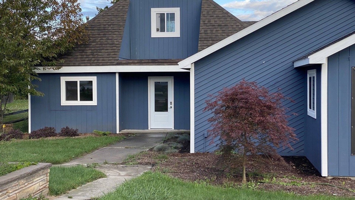 Beulah Apartment | Private apt. that easily sleeps six (8 possible) close to Golf, Skiing, Beach