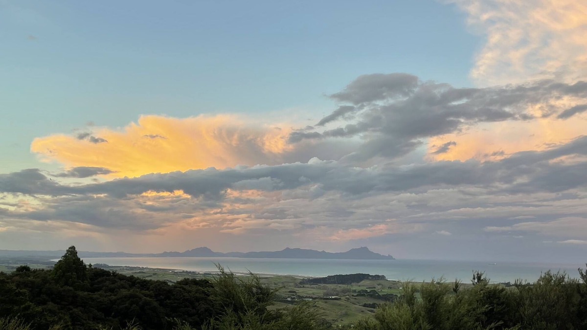 Waipu House | Private Bach with massive views in Waipu 1.5hrs from Auckland