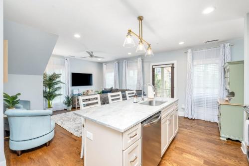 Cannonborough Elliotborough House | Private Balcony 2 Living Rooms 2 Blocks to King