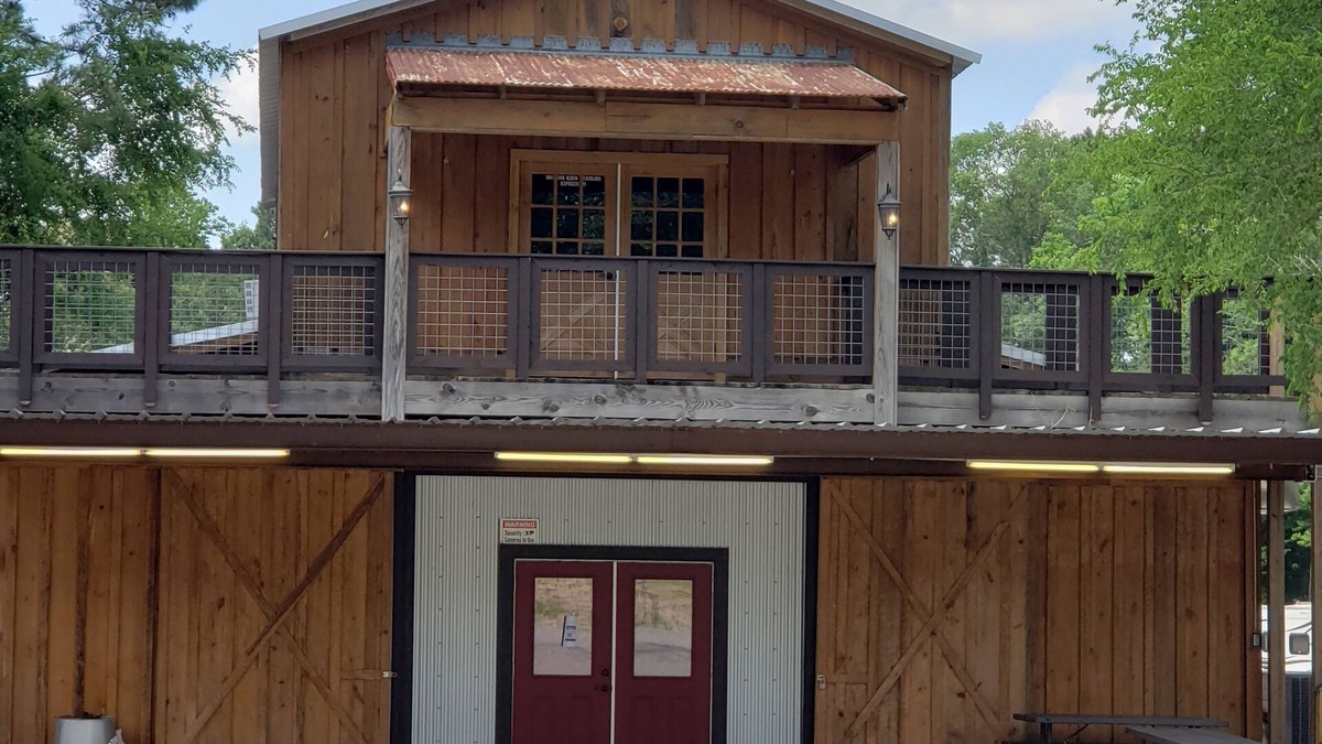 Montgomery Apartment | Private Barn Apt Located in a Luxury All Adult RV Resort