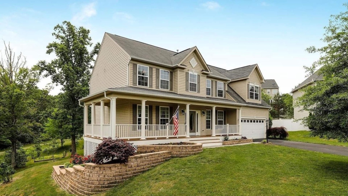 Linton Hall House | Private Basement Guest Suite near Jiffy Lube, IAD Airport, Washington D.C