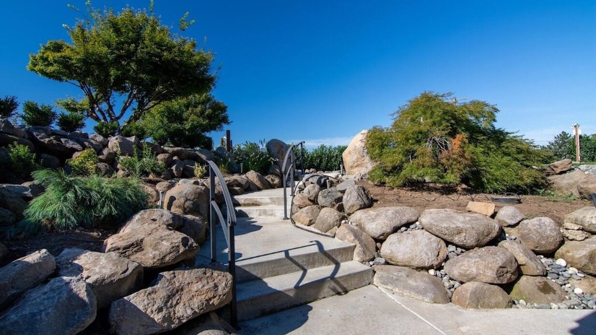 Camas House | Private Basement Home w/Beautiful, Spacious Backyard