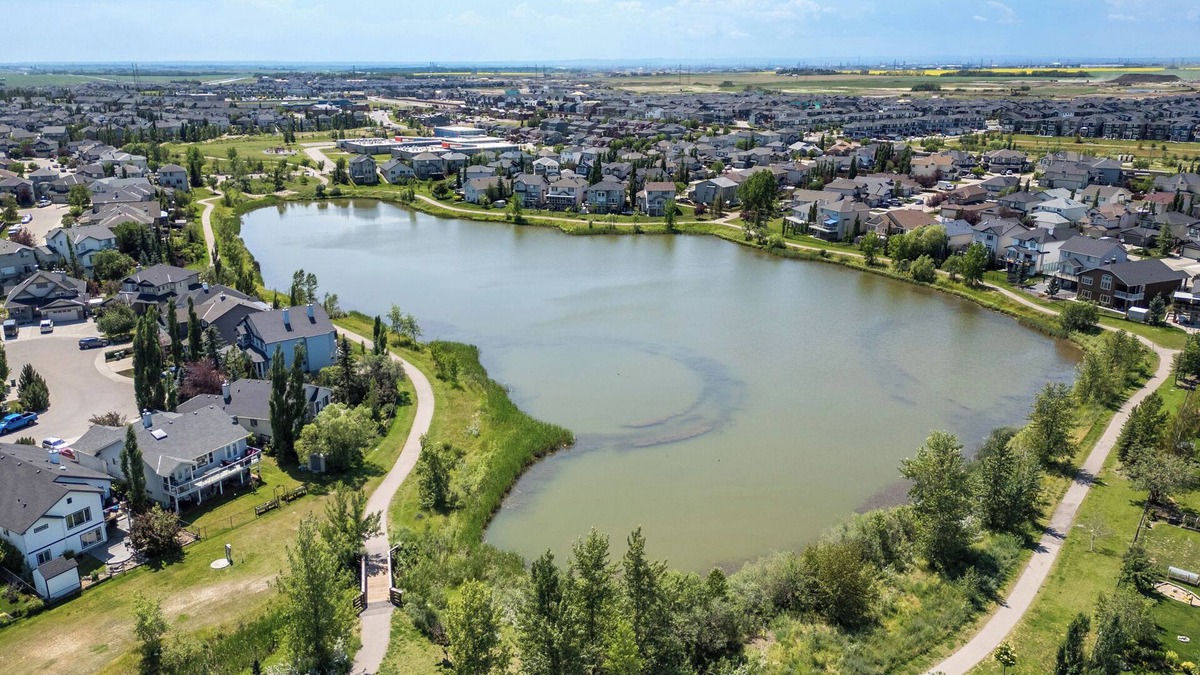 Chestermere House | Private Basement Suite Getaway