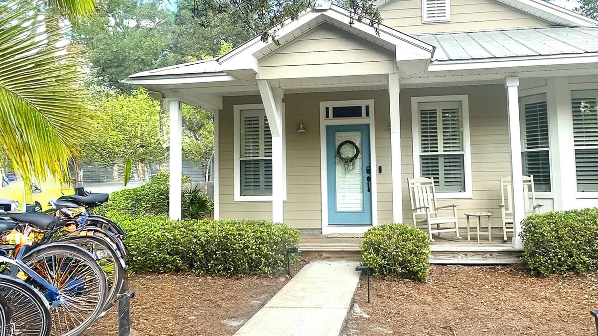 White's Gulfview House | Private Beach Access! Bikes, Yard & Pet-Friendly | Clareon Cottage 30A