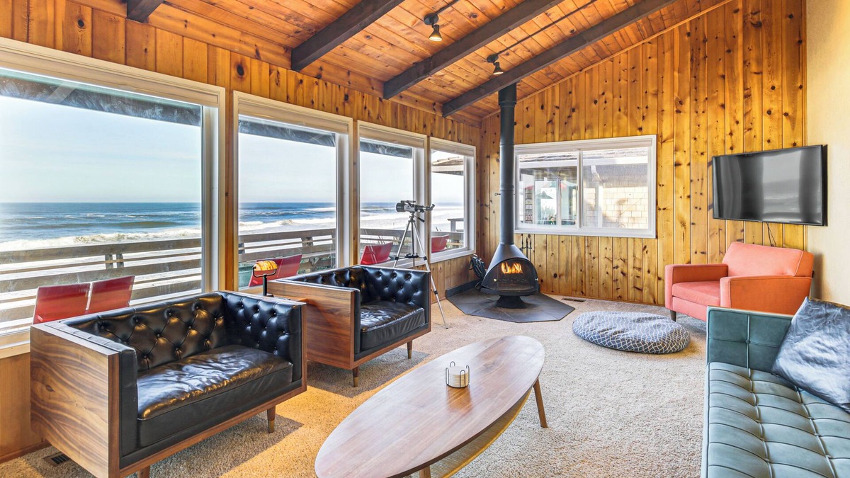 Lincoln Beach House | Private Beach Access: Serene Escape in Depoe Bay