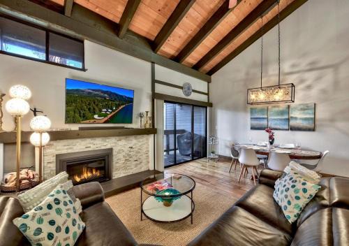 South Lake Tahoe House | Private beach, Close to ski, Resort Amenities!