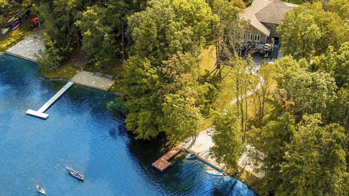 Jim Thorpe House | Private Beach & Dock, Pickleball, Kayaks, Pool table, Firepit, 240V-EV