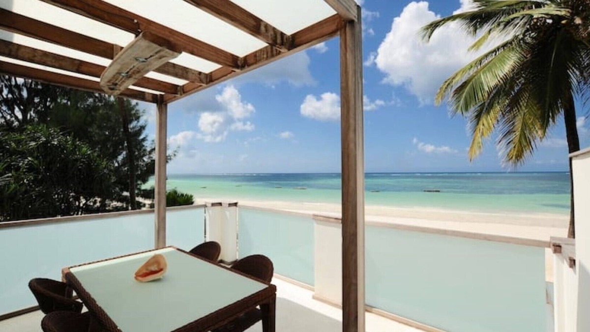 Kiwengwa Apartment | Private beach front terrace appartment Mbili