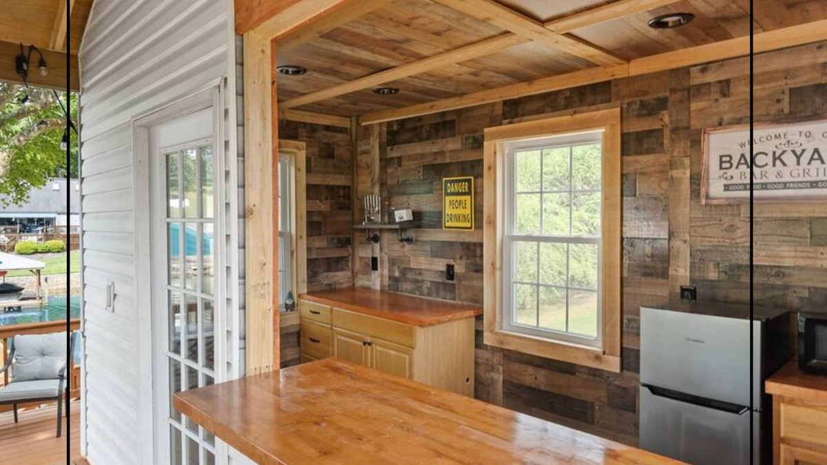 Taylorsville Cottage | Private beach, game room, tiki bar!