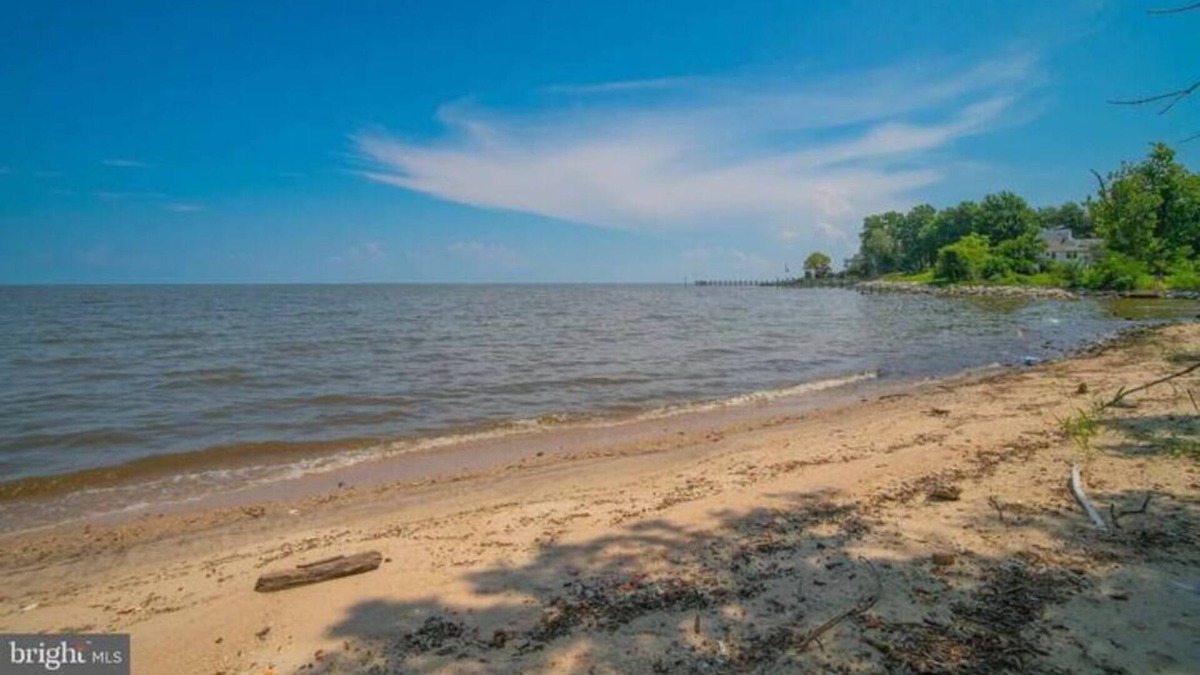 Tracys Landing House | Private Beach House in Tracy's Landing Maryland