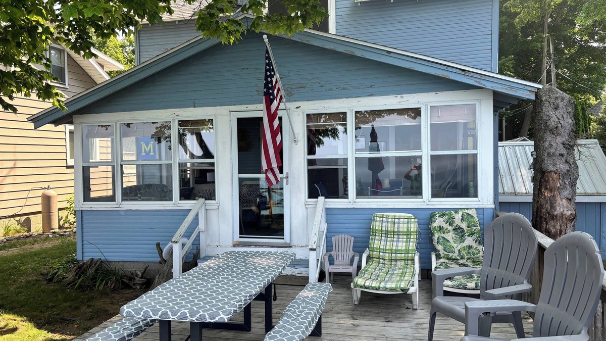 Holland Cottage | Private Beach on Lake Michigan