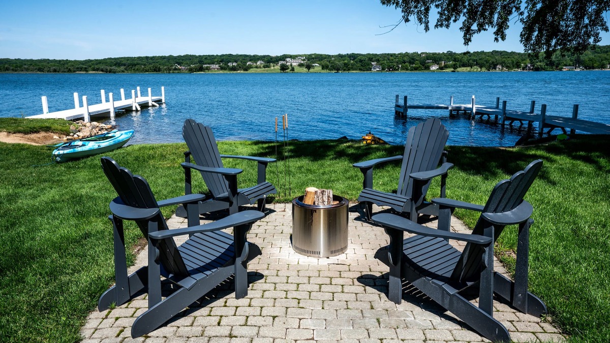 Lake Geneva House | Private Beach & Pier Lake Front w/Fireplace on Lake Como - Walk to Mars Resort!