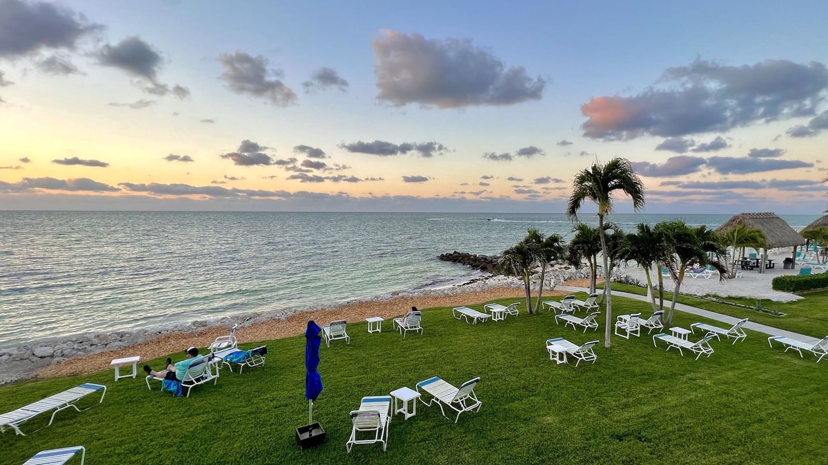 Key Colony Beach Condo | Private Beach Retreat! Luxurious Bedding, Relaxing Pool, Best Sunsets, Fast WiFi