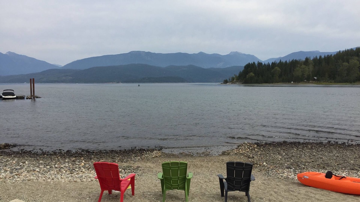 Balfour House | Private Beachfront Cottage on Kootenay Lake