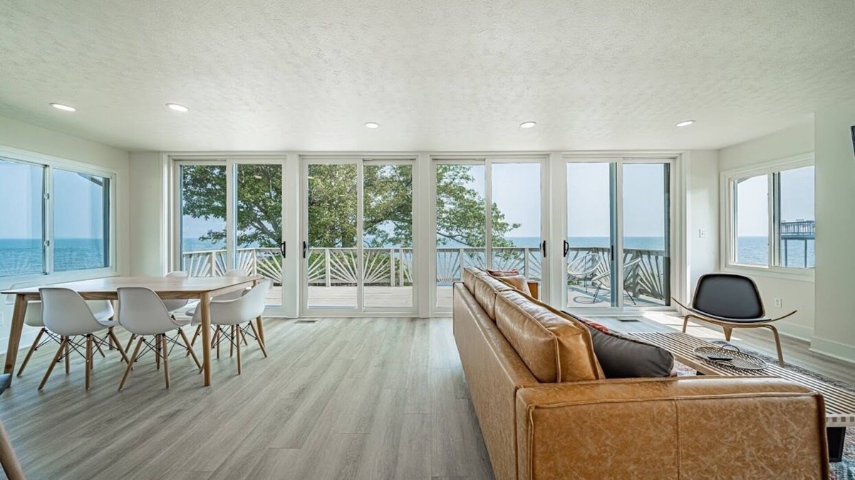 Geneva House | Private Beachfront Escape - Beautiful Lake House