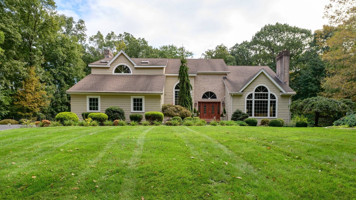 Orange House | Private, beautiful, luxurious large house, close to Yale. Ideal for 8 people