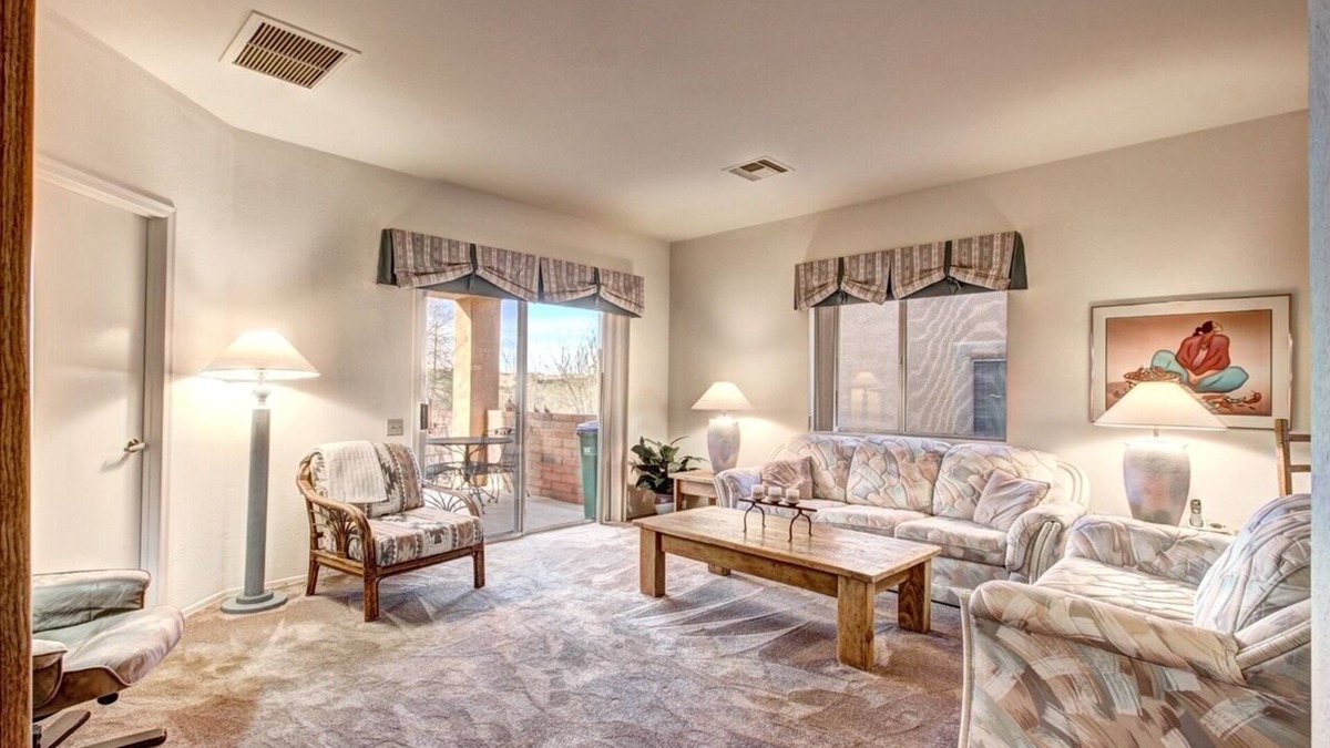 Green Valley House | Private, beautiful and spacious townhouse