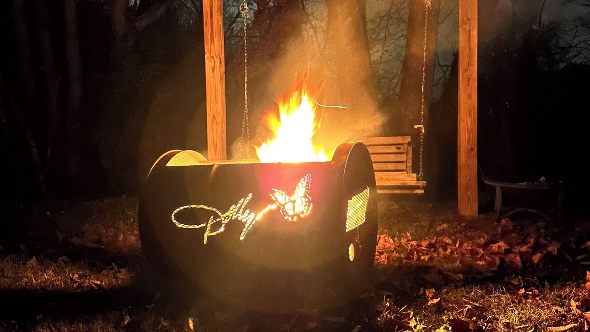 Seymour Cottage | Private/Between PF & Knox/DOG friendly/creek/large yard