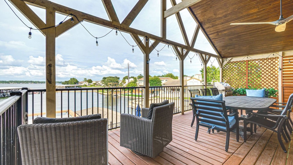 April Sound House | Private Boat Dock & Slip: Luxe Lake Conroe Gem!
