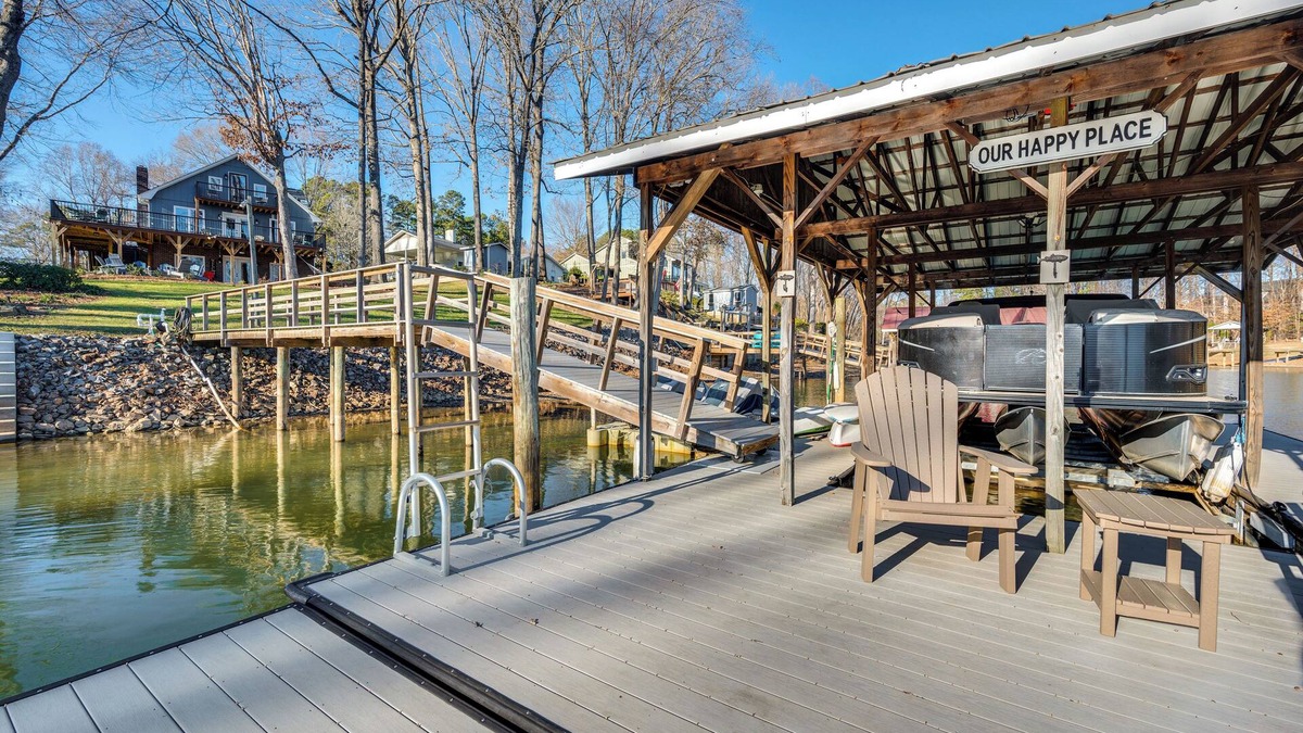 Troutman House | Private Boat Dock: Troutman Home on the Water!