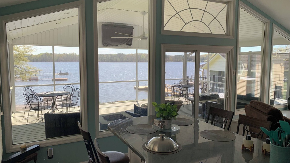 Newberry Shores House | Private Boat Ramp, Huge Screened in porch, 3bed 2bath home!