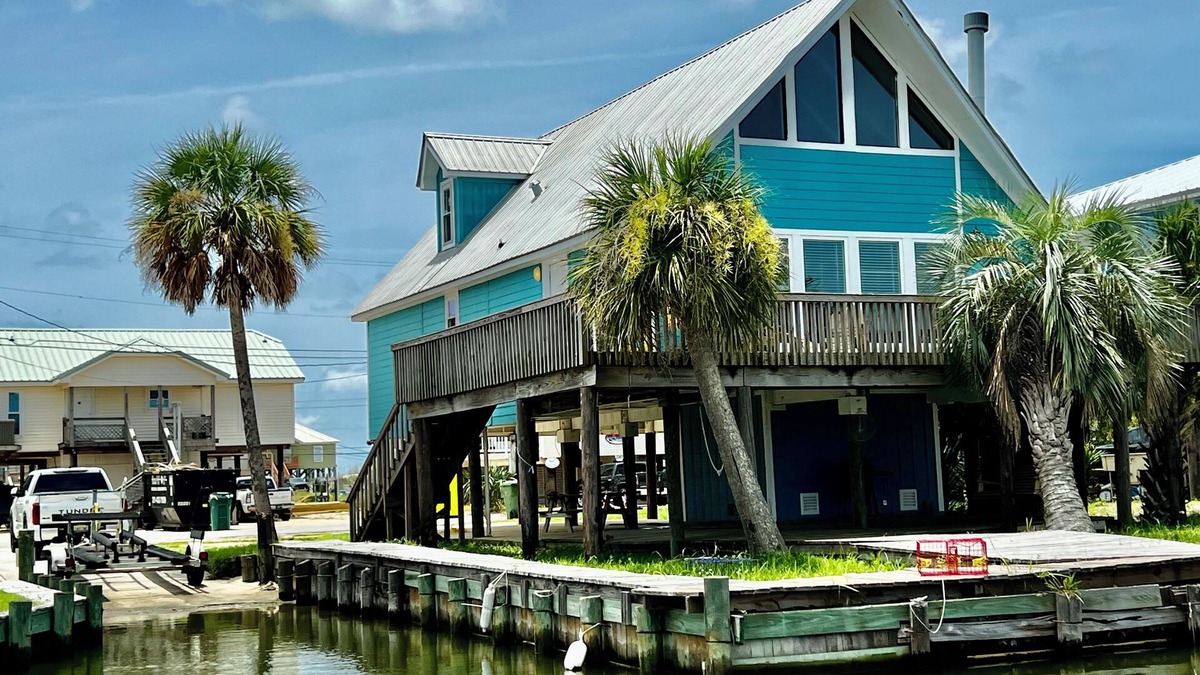 Silver Cay House | Private Boat Ramp - Free use of Kayaks - Crab - Fish, all at your front door.