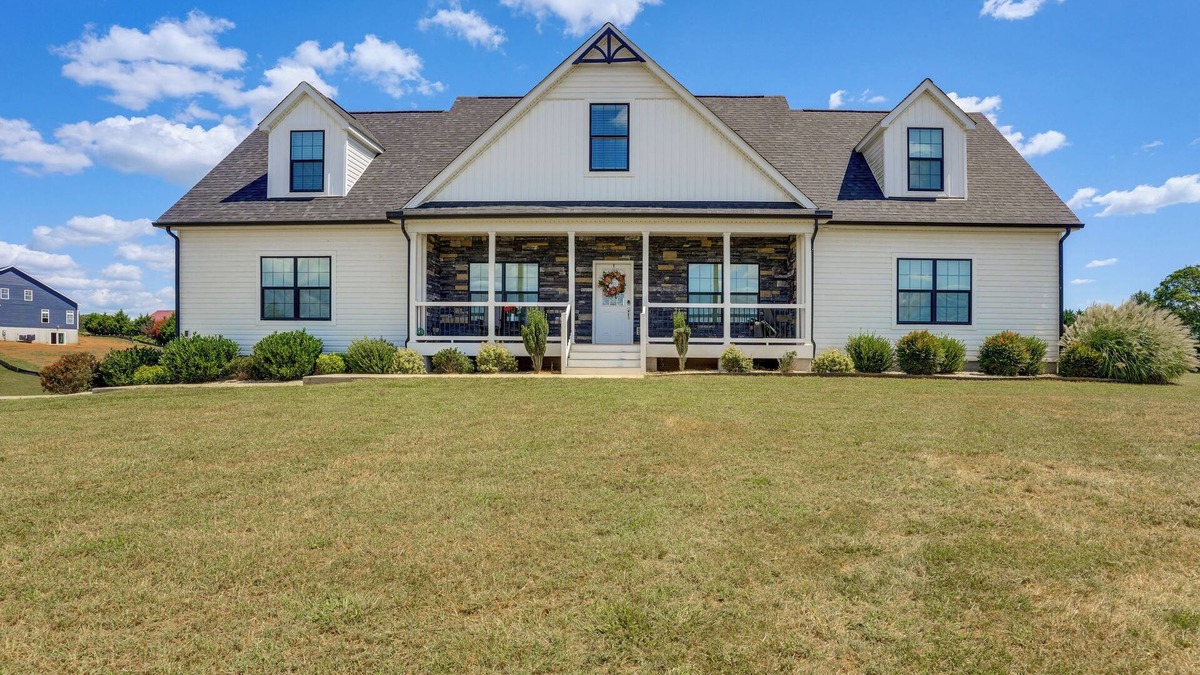 Livingston House | Private Boat Slip on Lake Anna: 3,000-Sq-Ft Home!