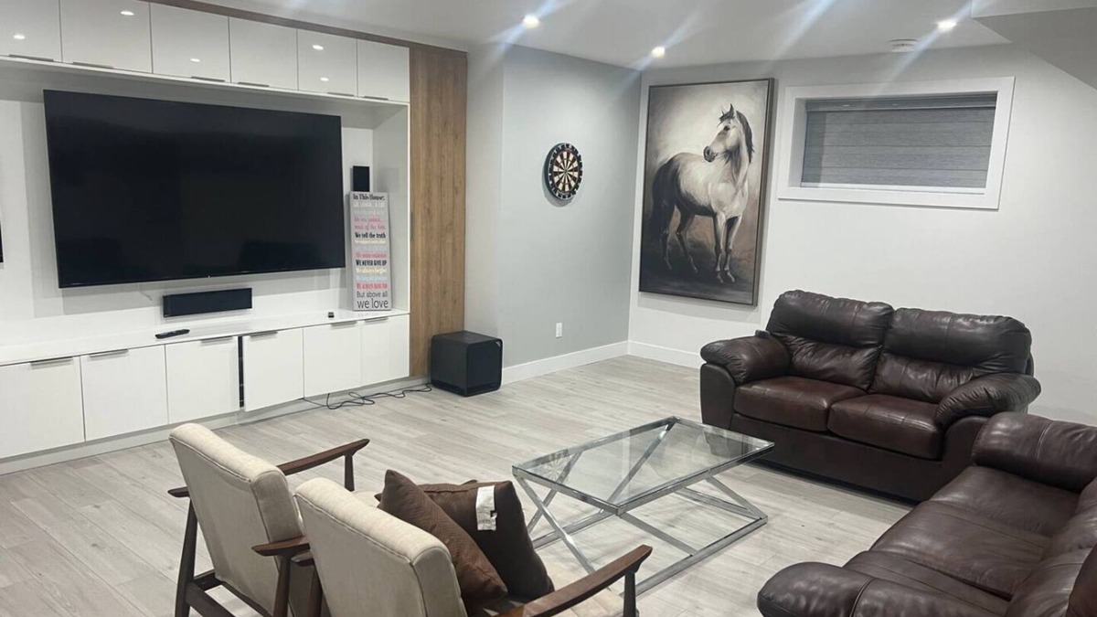 Southeast Edmonton House | Private Brand New Guest Suite